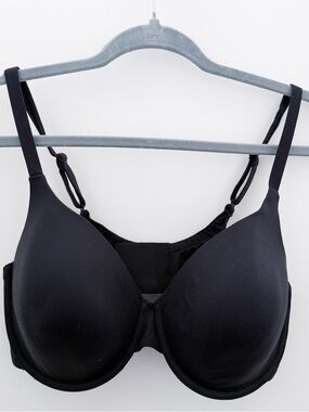 Skims 360 Fits Everybody T-Shirt Bra Black/ Onyx 36DD Lightly Worn / Like New